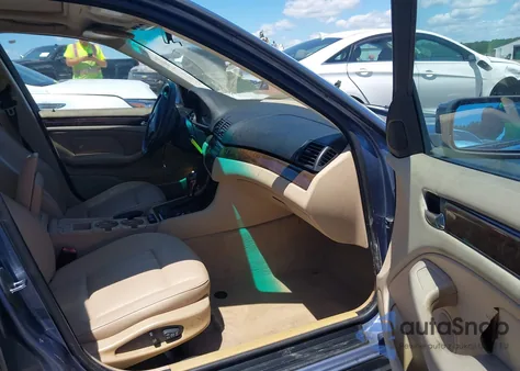 2004 BMW 325I из США, поврежденный, VIN WBAET374X4NJ81735